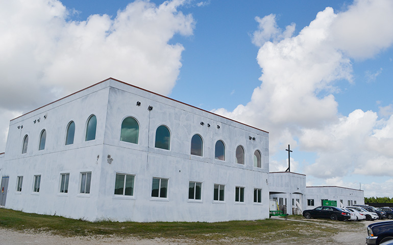 Vista del exterior del Monasterio (aún en construcción) de la Santísima Trinidad, que albergará a 24 monjas Carmelitas de clausura. Actualmente, su hogar radica en un antiguo convento en los terrenos de la parroquia Immaculate Conception, en Hialeah.