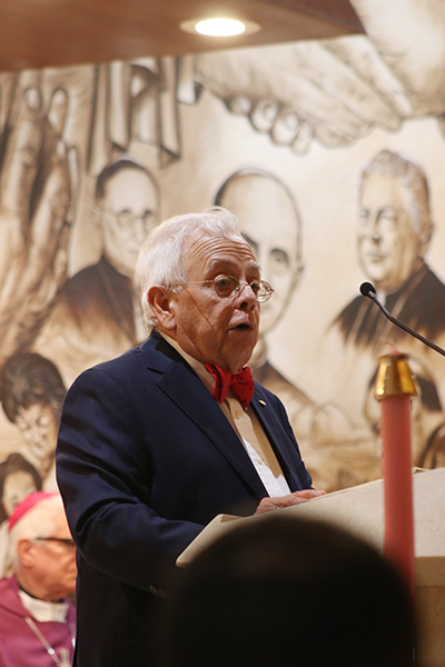 Julio Estorino, periodista y escritor cubano leyó las lecturas de la Misa en el Santuario Nacional de la Ermita de la Caridad, el 2 de diciembre de 2022, para comenzar la celebración del 50 aniversario de la dedicación del santuario que se llevo a cabo el 2 de diciembre de 1973.