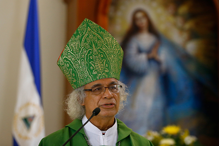 El Cardenal Leopoldo Brenes de Managua, Nicaragua, pronuncia la homilía mientras celebra la Misa el 22 de julio 2018 en la iglesia católica de la Divina Misericordia en Managua, Nicaragua. (Foto OSV News/Oswaldo Rivas, Reuters)