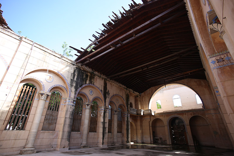 In 2015, the old Santo Tomás de Villanueva chapel showed its condition before being fully restored and re-consecrated in 2024 as the parish of Santo Tomás de Villanueva and San Charbel in Havana.