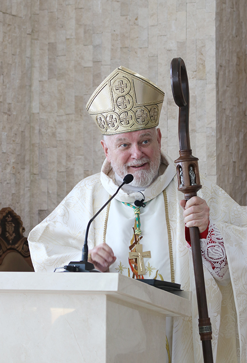 El Arzobispo Thomas Wenski durante su homilía de la Misa de consagración del nuevo altar de la capilla del monasterio de las Carmelitas Descalzas en Redlands, el 10 de octubre, dijo que “es una gracia y una bendición contar con su presencia silenciosa y orante, en el mismo corazón de nuestra Arquidiócesis de Miami”.