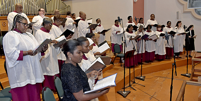 Pontifical archdiocesan choir leads music during the Jubilee Mass Dec. 28, 2024, at St. Mary Cathedral in Miami.